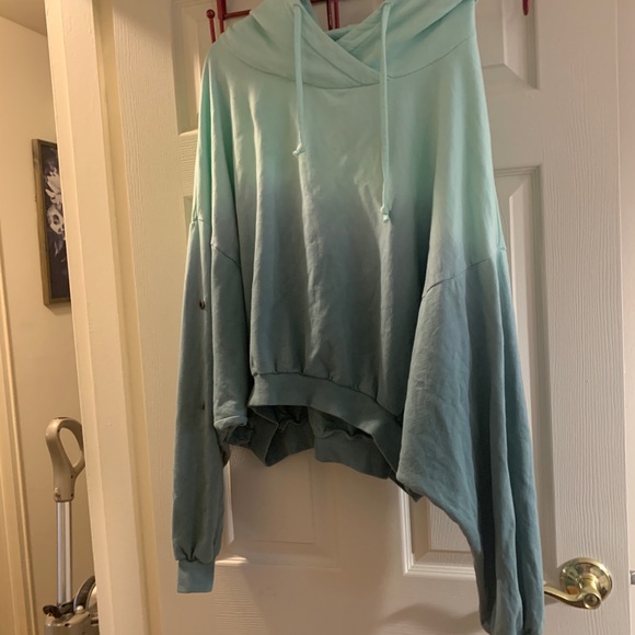 Young Fabulous & Broke Teal Ombré M/L Sweatshirt - Picture 3 of 11